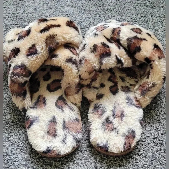 Plush Leopard Slides Slippers ~ Women's Large 9-10 - Picture 4 of 7